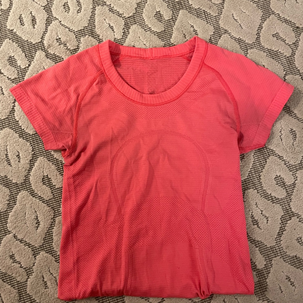 Lululemon swiftly tech top